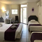Le Clos Des Bruyeres Hotel
