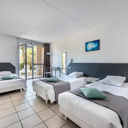 酒店 克洛斯布鲁耶雷斯酒店 3*