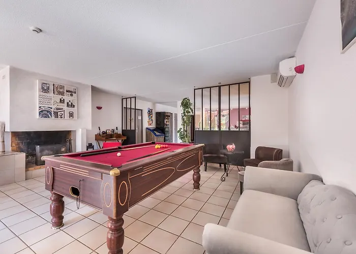 Hotel Le Clos Des Bruyeres