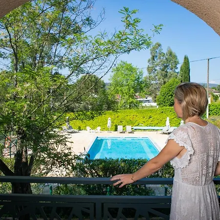 Le Clos Des Bruyeres Hotel 3*