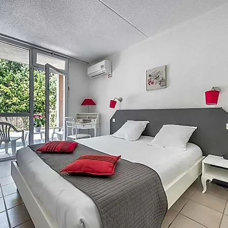 Le Clos Des Bruyeres Hotel