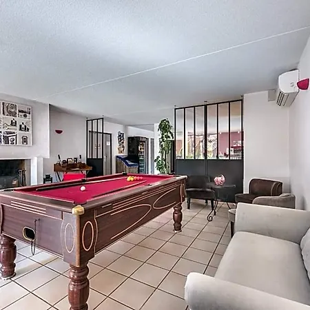 Le Clos Des Bruyeres Hotel 3*