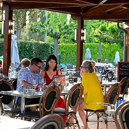Le Clos Des Bruyeres Hotel 3*